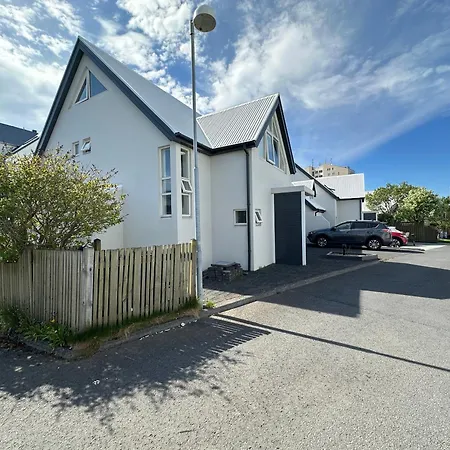 House Is Aflagrandi - West Side Of - Birta Reykjavík